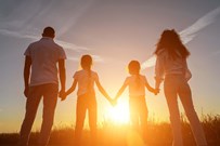 Family holding hands 