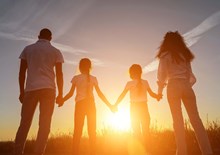 Family holding hands 