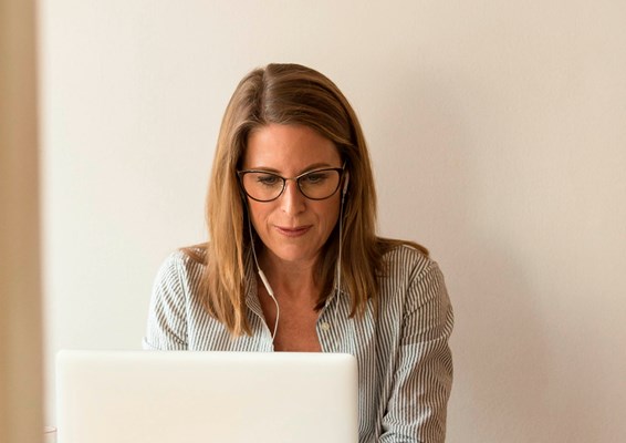 Women working on laptop