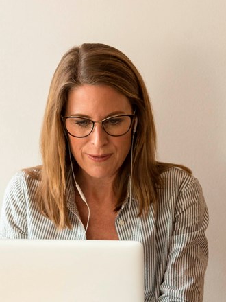 Women working on laptop