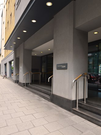 Entrance to London Moorgate campus Entrance to London Moorgate campus