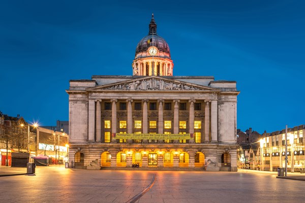 Nottingham Town Hall at night