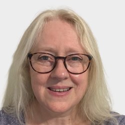 Julie Farrer Julie Farrer, Tutor at ULaw Online campus